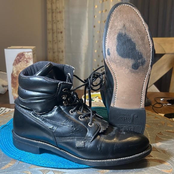 Classic Black Men's Leather Boots - Picture 3 of 5